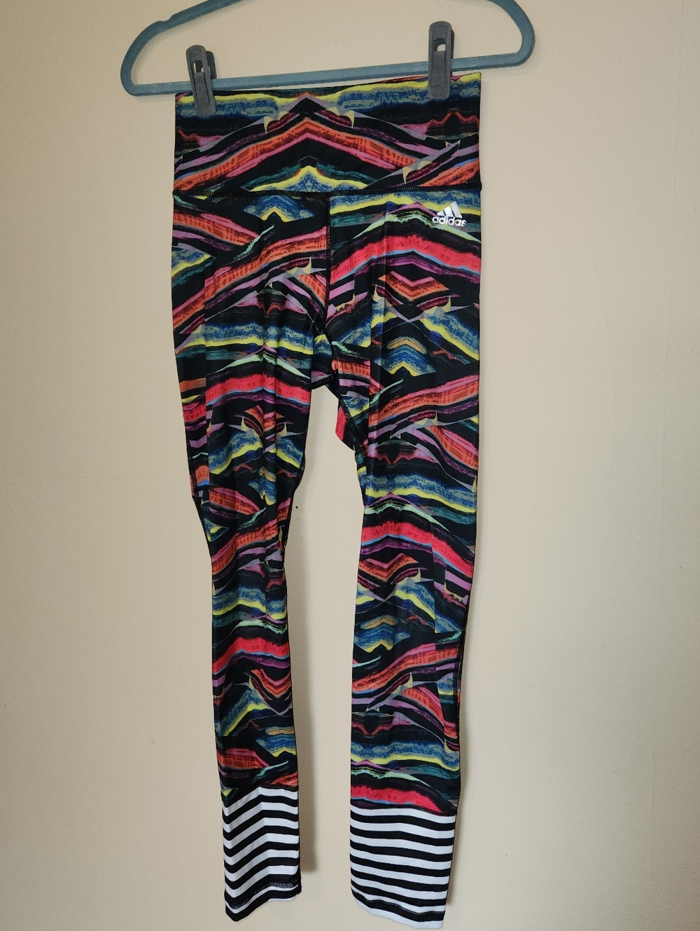 adidas Multicolor Abstract Stripe Leggings with Black-and-White Cuffs